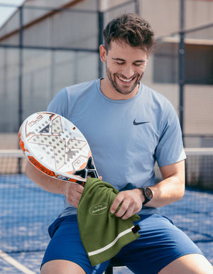 “Stay Dry” Padel Towel with Magnet