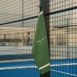 “Stay Dry” Padel Towel with Magnet
